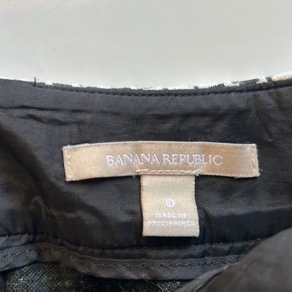 Banana Republic Size 0 women’s Skirt - Picture 2 of 3